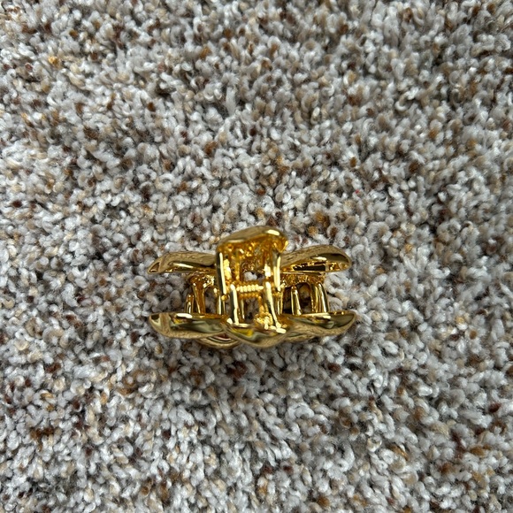 Lelet NY GLOSSY DAISY MINI CLAW CLIP - Picture 7 of 7